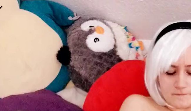 Download: Lulus_versaute_welt - Cosplayerin kommt 2 mal vor cam