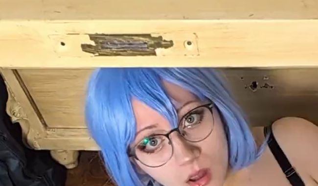 Download: Lulus_versaute_welt - Blauhaarige Büro-Schlampe gönnt dir pov