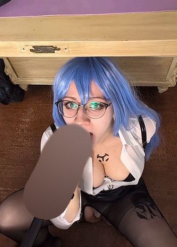 Download: Lulus_versaute_welt - Blauhaarige Büro-Schlampe gönnt dir pov