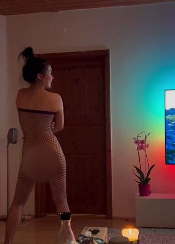 Download: Luluwildxoxo - Sexy Dance and sex von hinten Lulu Wild xoxo ?