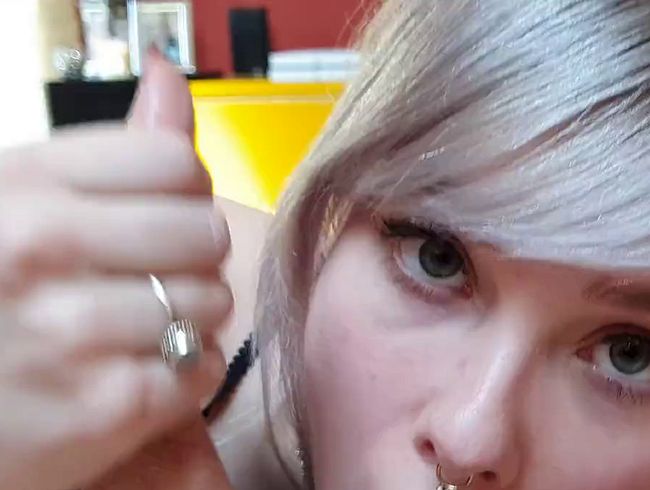 Download: Luna_in_Love - Mein erster Blowjob !!! Schlucken oder Spucken ?!