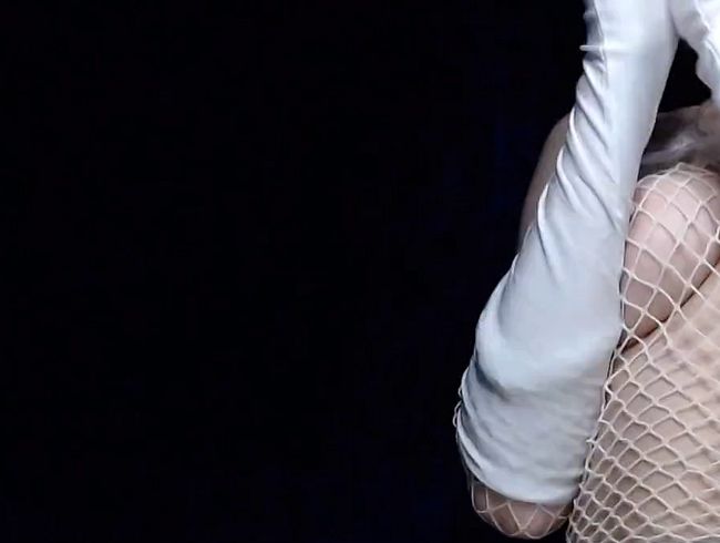 Download: Lynn-Tonic-Solo - Ich stowspf mir den geilen Dildo zwischen die Titten und in den Mund - versautes Rollenspiel