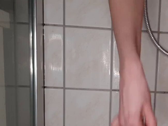 Download: Lynn-Tonic-Solo - Ich rasier mir meine Beine für dich schön glatt