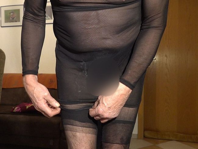 Download: Madame-Monique - Nylon Monique die feminie Dickschwanzfotze 2