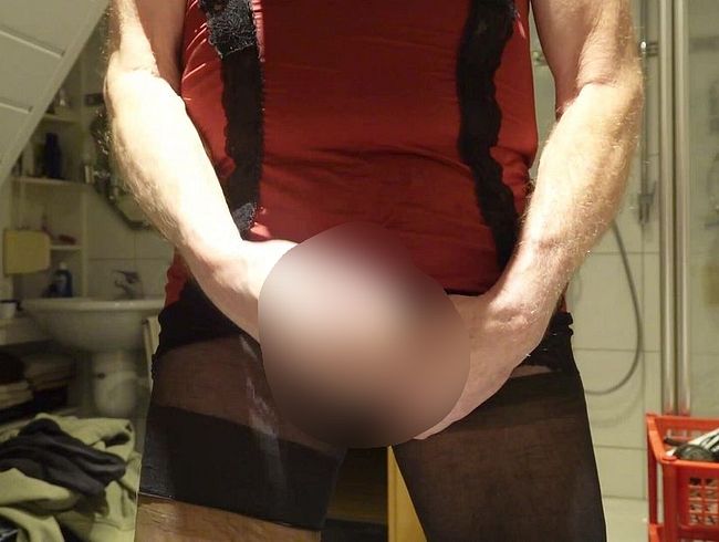 Download: Madame-Monique - Monique`s Nylonkitzler spritzt Ns u. Sperma