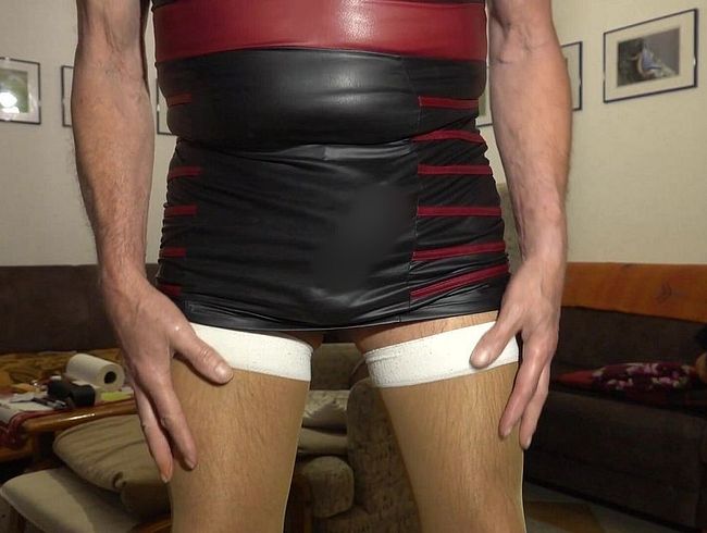 Download: Madame-Monique - Nylonstrumpf im Damenschwanz