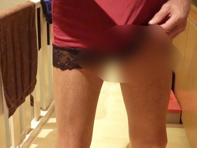 Download: Madame-Monique - Madame wichst ihre beiden Kitzler vorm Spiegel