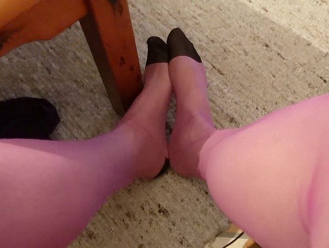 Download: Madame-Monique - Neue lila Nylons oooohh wie geil 1