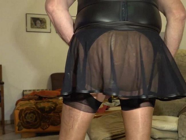 Download: Madame-Monique - Madame die strenge Nylonherrin