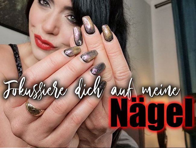 Download: MadameSvea - Fokussiere dich auf meine Nägel 04