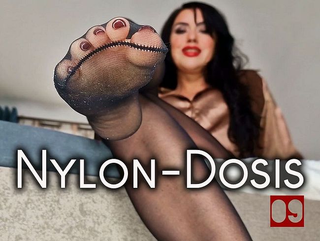 Download: MadameSvea - Nylondosis 09