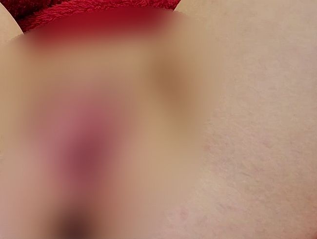 Download: MagdalenaLove_ - Ich creme meine Muschi mit Creme ein!