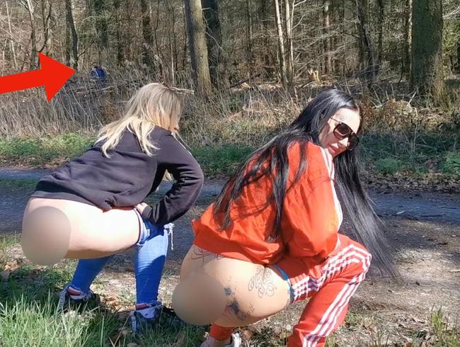 Download: Maja-Bach - Der SPANNER!! Er filmt uns beim Pinkeln!!