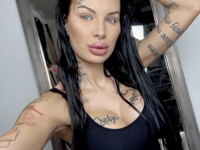 Download: Maja-Bach - 1. Mai !! 3 Loch fick für dich!!