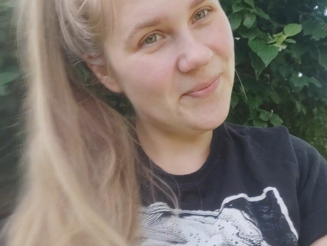 Download: Maja-Meer - Ich PISSE auf DICH runter!