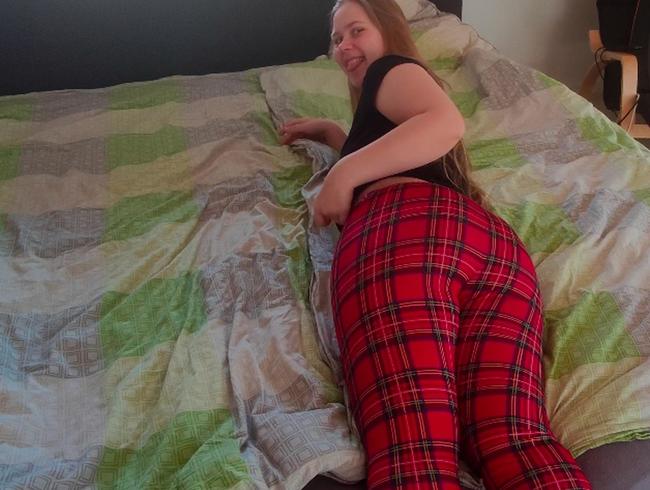 Download: Maja-Meer - Schneller Fick in der Mittagspause (UNCUT)