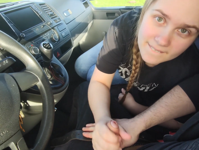 Download: Maja-Meer - Im Auto gebumst und fast erwischt worden!