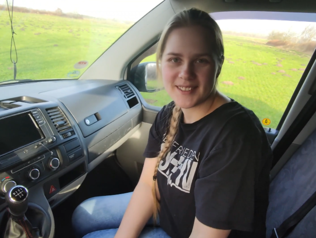 Download: Maja-Meer - Im Auto gebumst und fast erwischt worden!