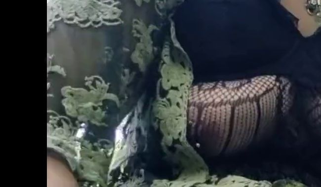 Download: Mania_Pigmilk - Gummid*ldo im Wald geritten, gespaltene Zunge und feuchte M*schi