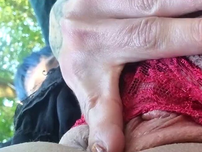 Download: Mania_Pigmilk - Geiles Entspannen in der Hängematte, Fingern mit Höschen