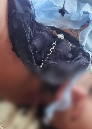 Download: Mania_Pigmilk - Goth P*ssfee - P*SST bei Wanderung neben die Straße OUTDOOR WALD