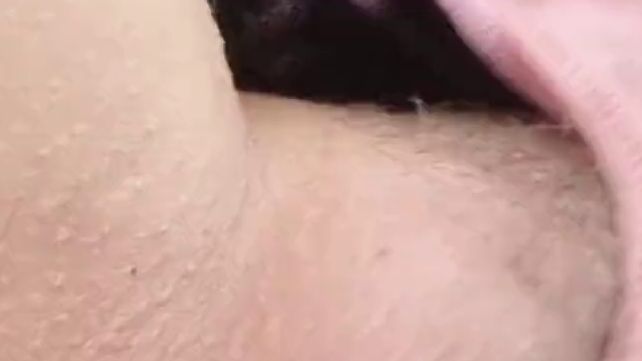 Download: Mania_Pigmilk - GOTHGIRL spielt mit TANGA an ihrer aufgepumpten M*SE im WALD