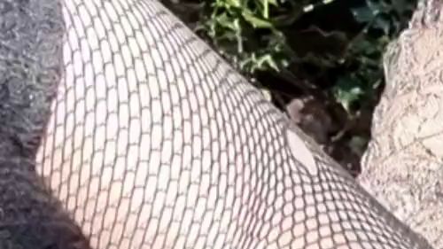 Download: Mania_Pigmilk - GOTHBITCH pumpt M*SE im WALD, kann nicht P*SSEN, muss dringend!! Mit AN*LD*LDO SOLOFINGEN!