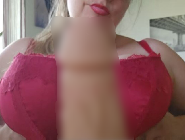 Download: MaraBoobs - Brille putzen?!