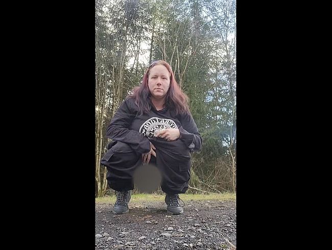 Download: MaraNightmare - Dringender Piss im Wald