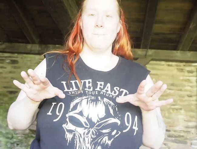 Download: MaraNightmare - BBW Mara Nightmare – Public Titten-Massage in Trier Römervilla bis Wanderer kommen