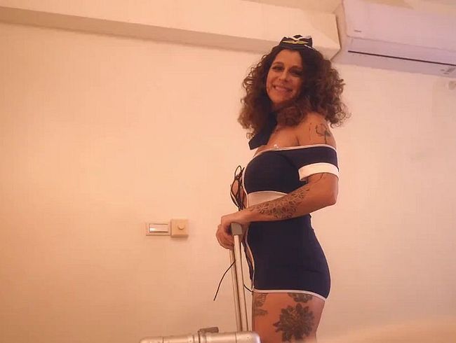 Download: MaraWalks - Geiler Quickie vor der Arbeit: Business-Babe will Creampie statt Kaffee