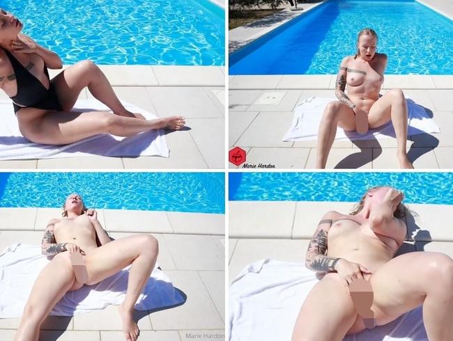 Download: Marie_Hardon - Masturbieren am Pool