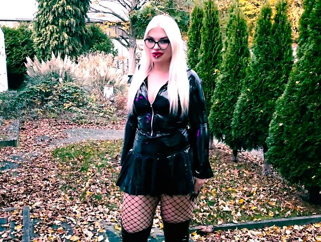 Download: MariellaSun - Zwei Dominas ficken mich!