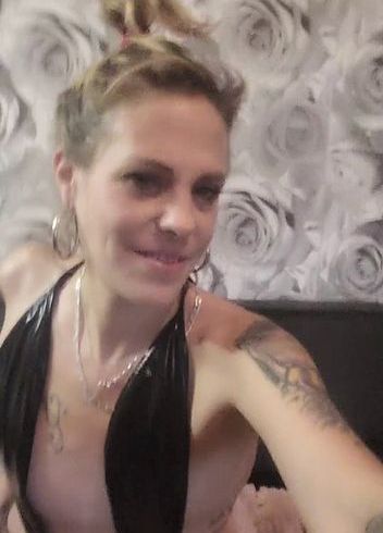 Download: MarilynTight - Neue Wäsche und geil