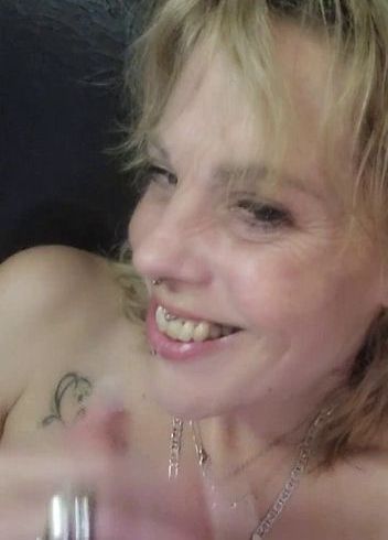 Download: MarilynTight - Geil gekommen mit dem Toy