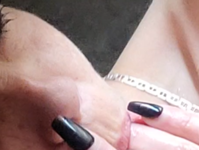 Download: MarilynTight - fingern unter der Dusche  und meine Finger sauber lecken ;-)