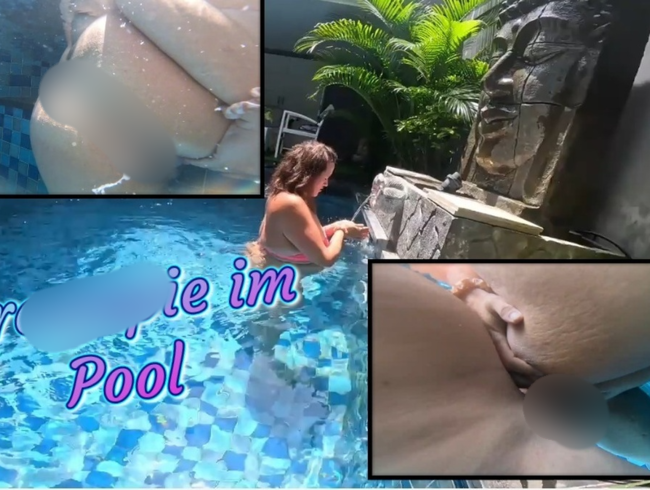 Download: Marry_Meridaa - Im Pool zerfickt - Creampie im Pool