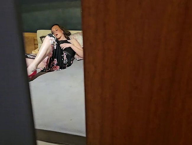 Download: Marry_Meridaa - Ich habe meine Stiefschwester erwischt !!! Ihr erstes mal im Bett von meinem Stiefvater !!