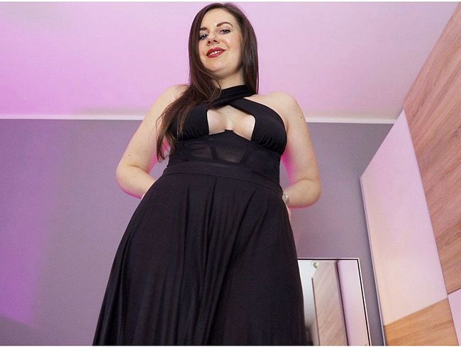 Download: Mary--Jane - Feucht im Sissyhöschen