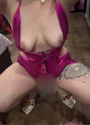 Download: MaryHotx - Willst du auf die Knie gehen und anfangen, meine Muschi zu lecken?