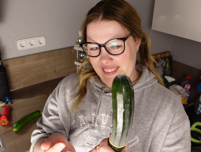 Download: Mascha_Mangold - Geile Intrusiv Thoughts – Das Gemüse lacht mich so an!!