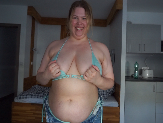 Download: Mascha_Mangold - Unerfahrenen Jungschwanz auf Strandparty aufgegabelt und entjungfert!! - Teil 1