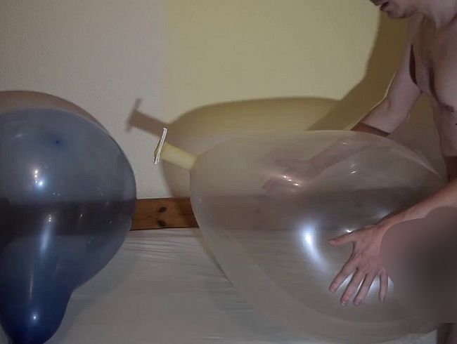 Download: Maskedlooner97 - durchsichtigen Ballon platzen lassen und in einen blauen abspritzen