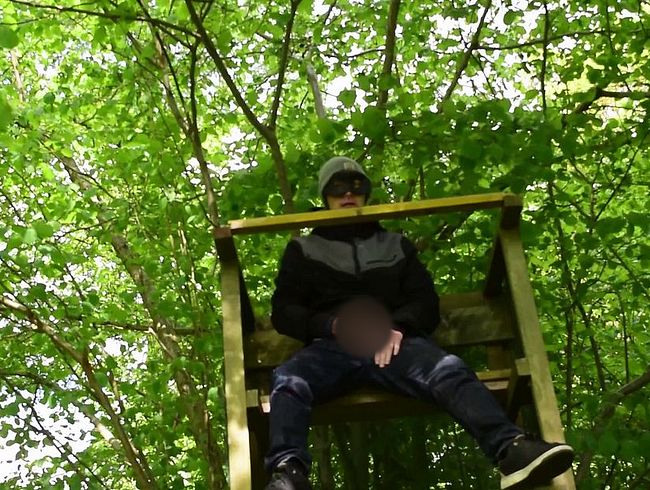 Download: Maskedlooner97 - Draußen im Wald wichsen und abspritzen