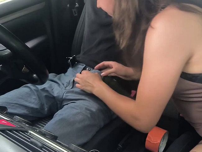 Download: MasterandDoll - Blowjob mit Happy End im Auto