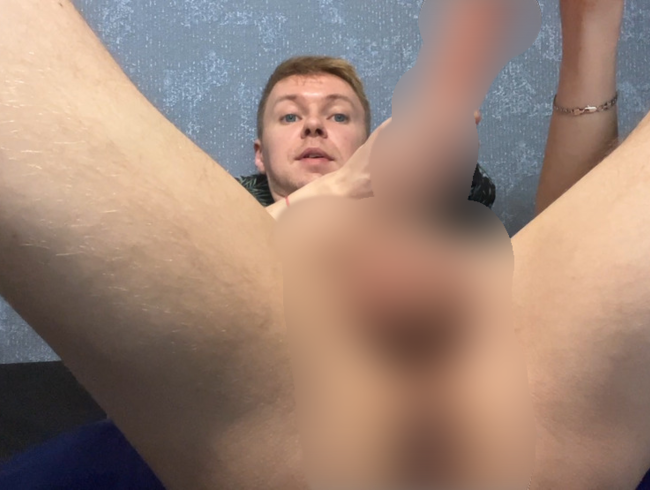 Download: Maxi_Newman - Großer 12-Zoll-Dildo im Loch eines jungen Schnuckels
