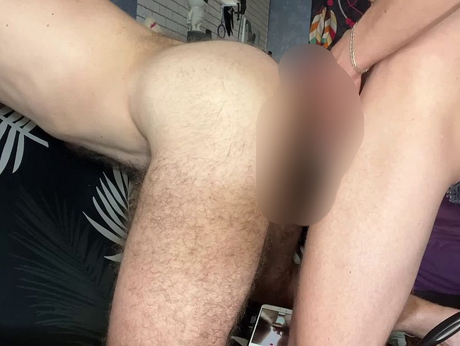Download: Maxi_Newman - Twink fickt Papas Arsch und spritzt überall drauf