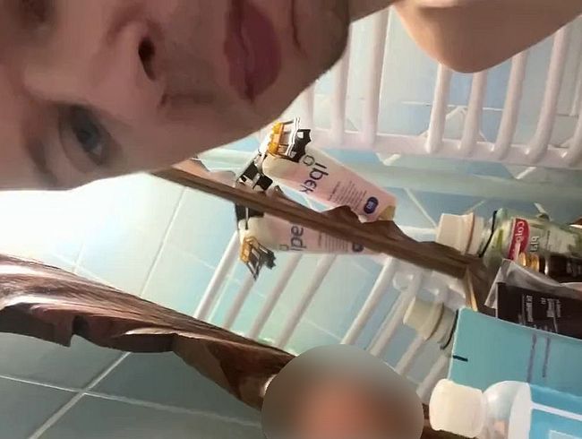 Download: Maxi_Newman - Ich lutsche einen Dildo und ficke mein Arschloch
