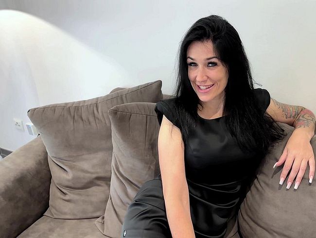 Download: Meli-Deluxe - Deutsche Cumslut lutscht Schwanz hart, holt sich die volle Spermaladung ins Maul und schluckt!