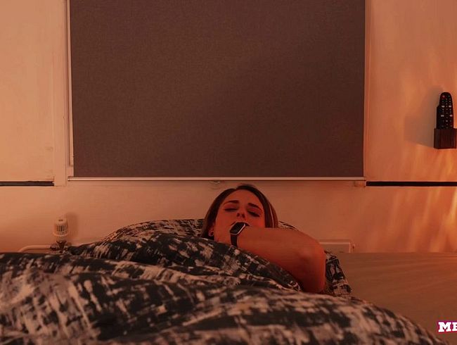 Download: Melina-May - Multiple Anal Orgasmen / Big Dick zerfickt meine Löcher